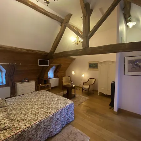 Domaine Les Bertrands Bed & Breakfast Couches Room photo