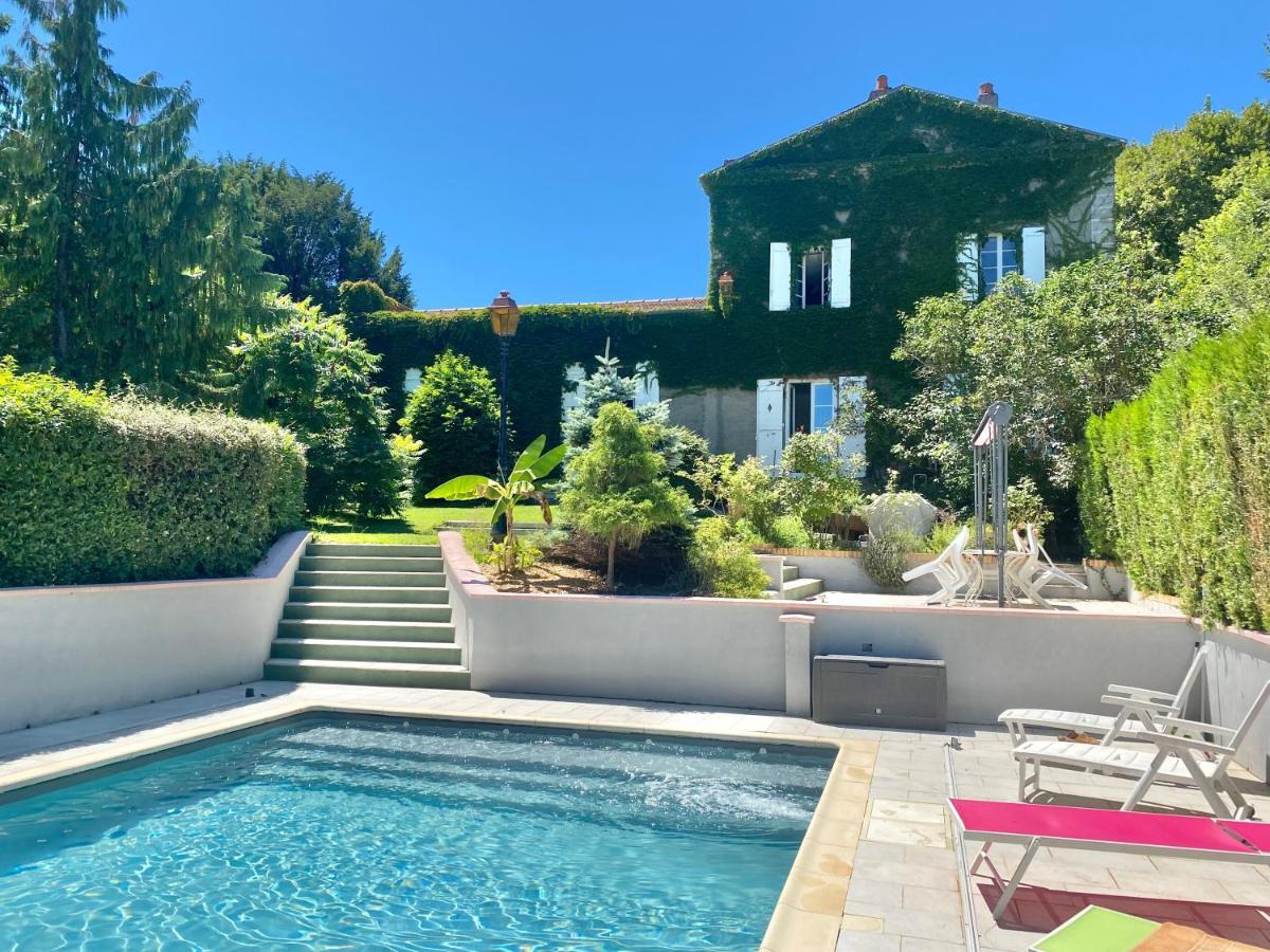 Domaine Les Bertrands Bed & Breakfast